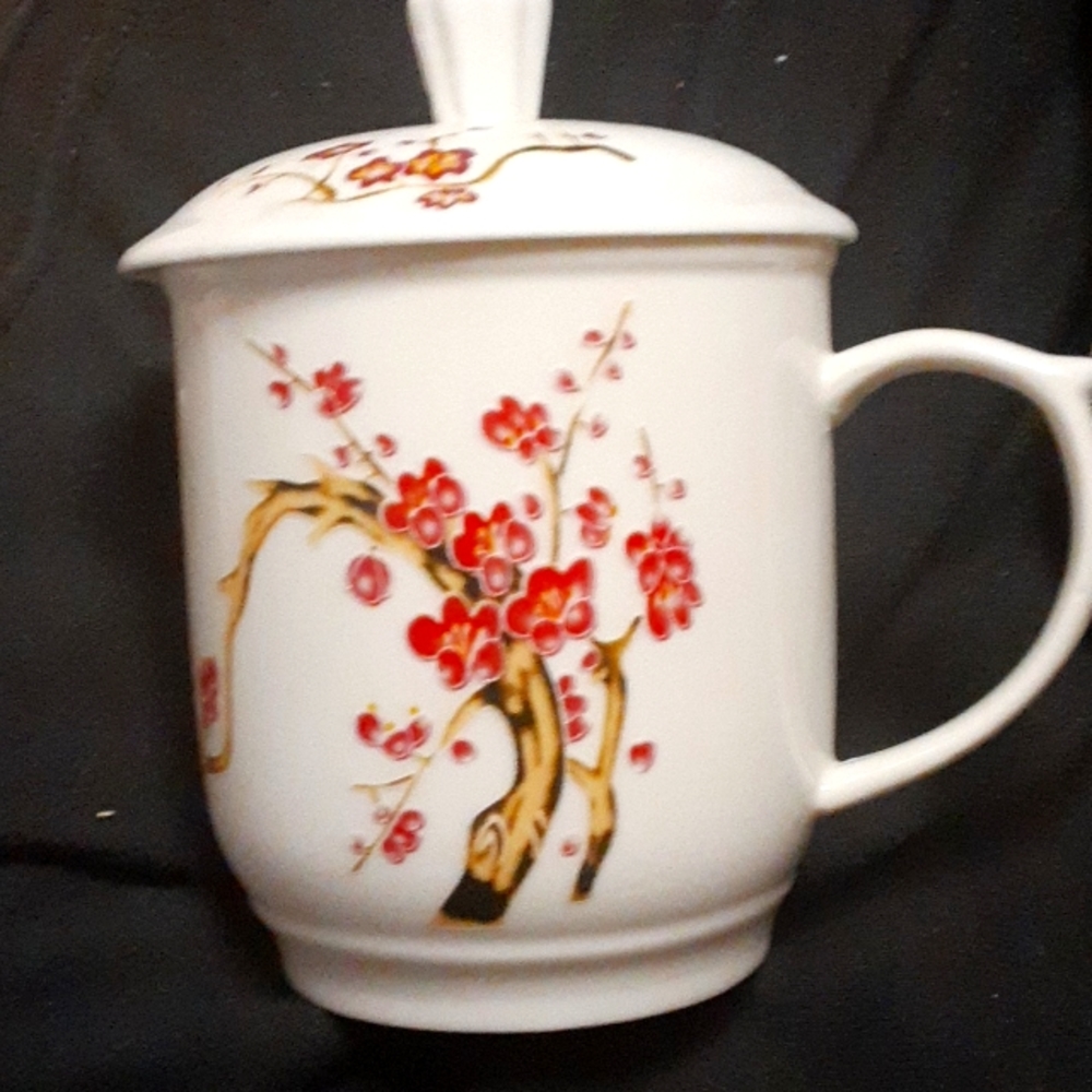 TB Cui Pai Jai Integrated Ceramics Porcelain Handpainted Cup and Lid